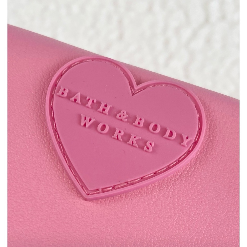(NWT) BATH & BODY WORKS • 3-Piece Pink/White Faux Leather Cosmetic Travel Set - Picture 14 of 15